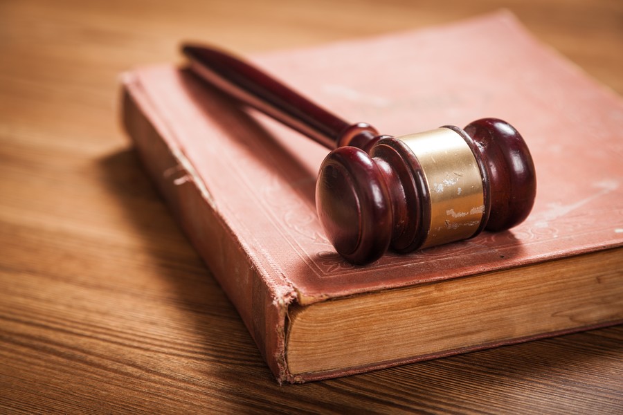 辯護之門：深圳刑事案件律師探析刑事拘留后法定程序的申訴權利與案例深度解讀