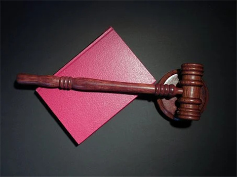 深圳律師舉例解答挪用公款還是挪用資金
